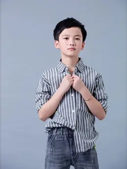 孙浠伦图片写真